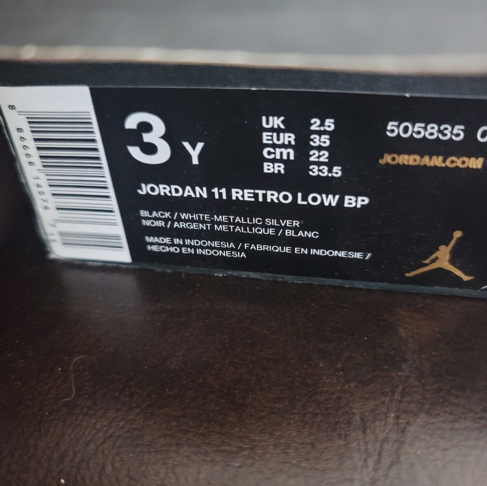 Jordan 11 Retro Low Barons 2017 LIFESTYLE SNEAKERS SIZE 3Y 505835-010 - Picture 7 of 7